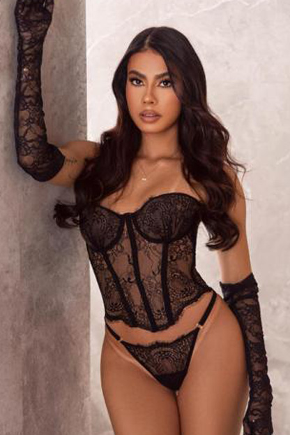 Escort Sophia Thomson